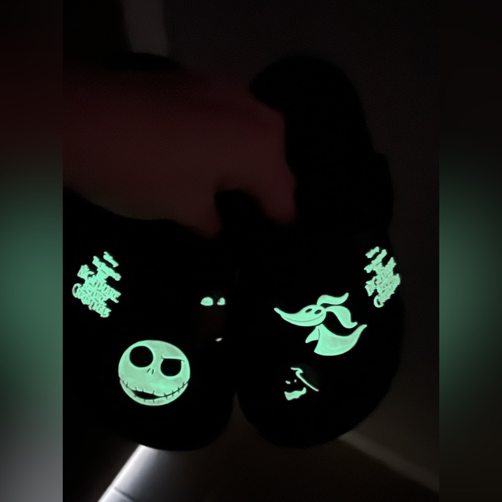 👻 Disney x Crocs Kids Glow-in-the-Dark Clogs Nightmare Before Christmas Size 11🎃 - Picture 5 of 8